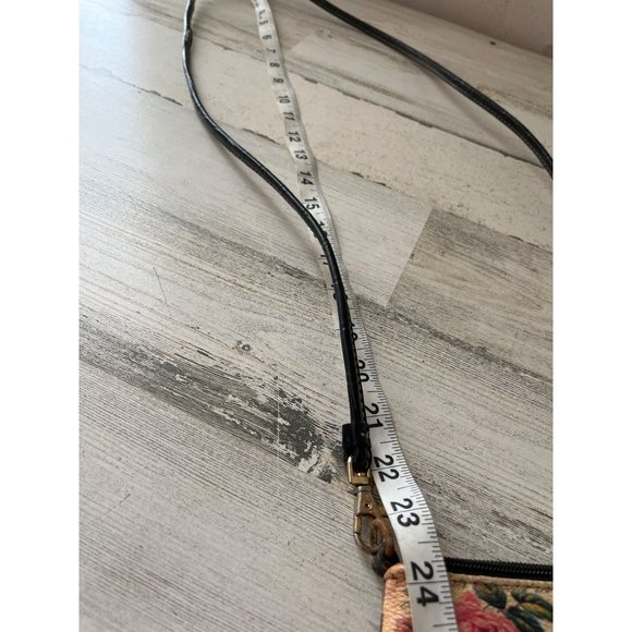 Rome Paris Eiffel Tower woman of color with Afro zippered crossbody bag - Picture 7 of 7